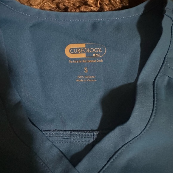 Koi Blue Scrub Set Small - Picture 3 of 8